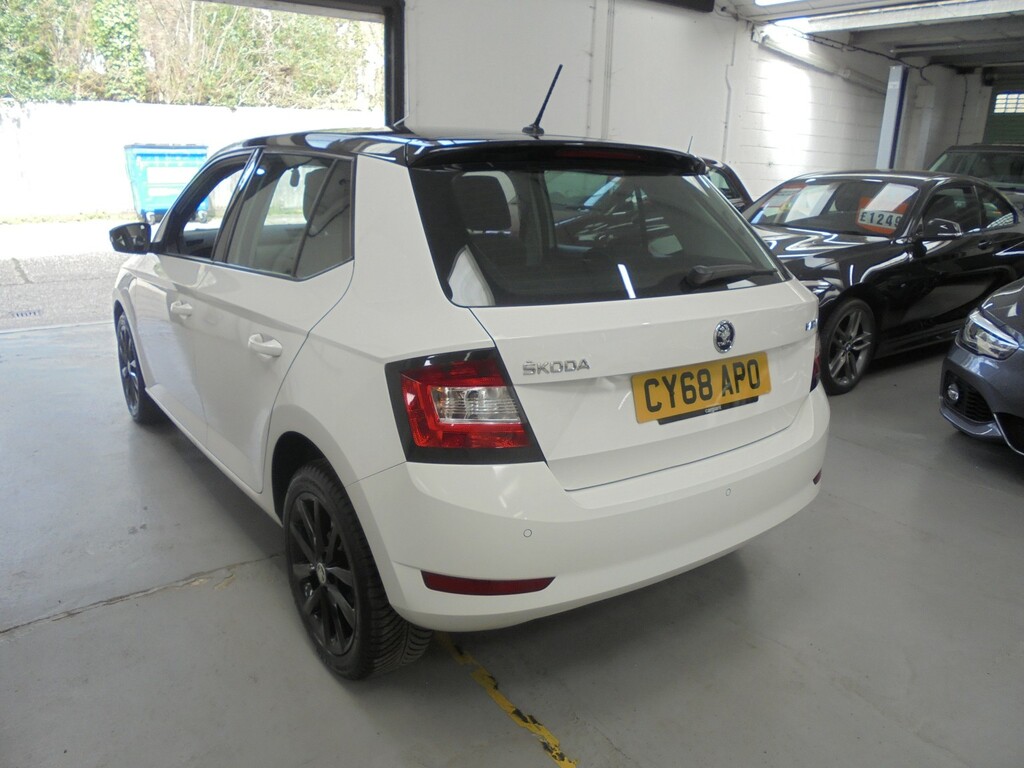 Skoda Fabia 1.0 Colour Edition Apple Car Play CY68APO White #6