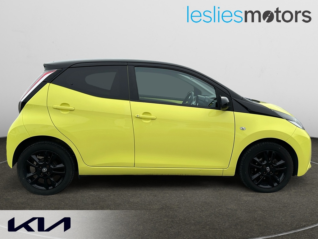 Toyota Aygo 1.0 Vvt-i X-cite 3 PJ17YHT Yellow #4