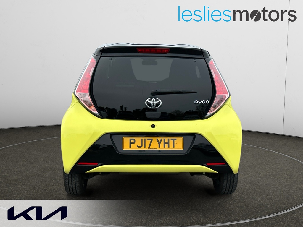 Toyota Aygo 1.0 Vvt-i X-cite 3 PJ17YHT Yellow #3