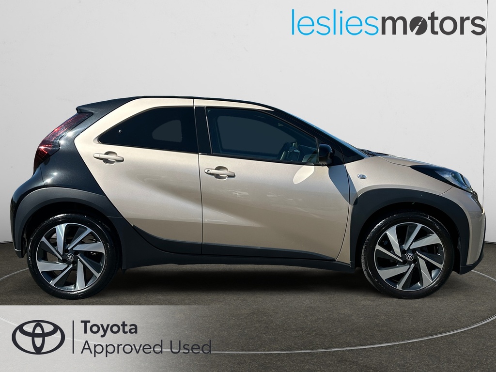 Toyota Aygo X 1.0 Vvt-i Edge HW24NKX Beige #4