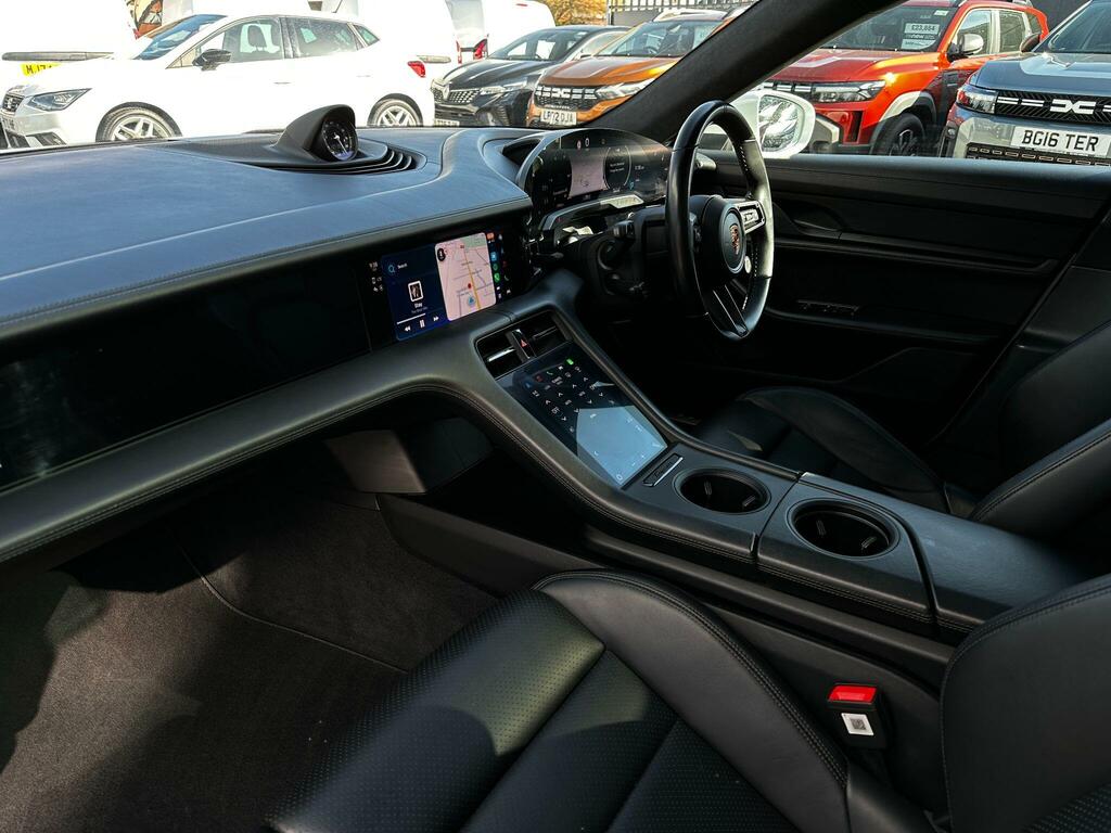 Porsche Taycan Performance Plus 93.4Kwh Turbo 4Wd White
