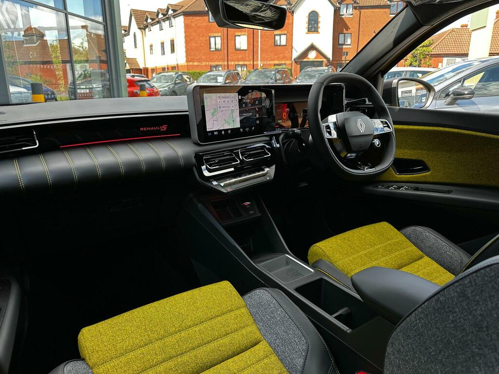 Renault 5 E-Tech Comfort Range 52Kwh Iconic Five  Yellow #2