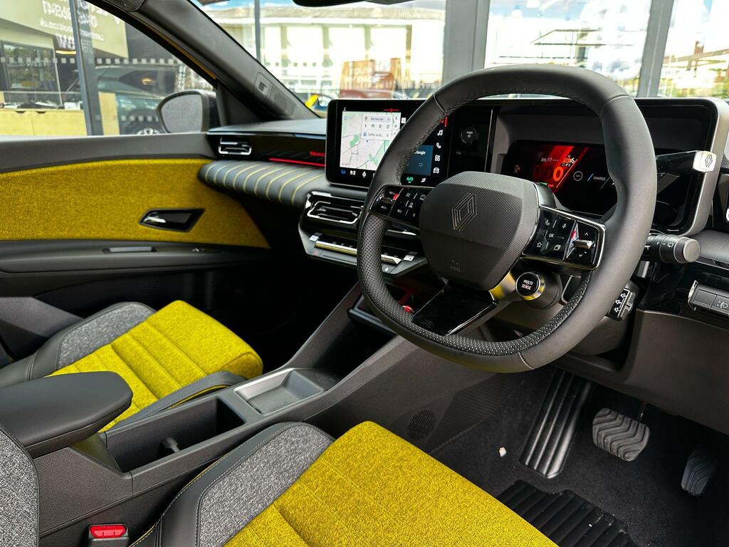 Renault 5 E-Tech Comfort Range 52Kwh Iconic Five  Yellow #4