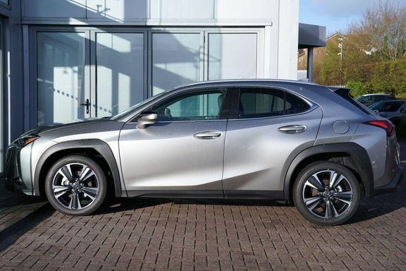 Lexus UX Premium Plus RK26VYH Silver #3