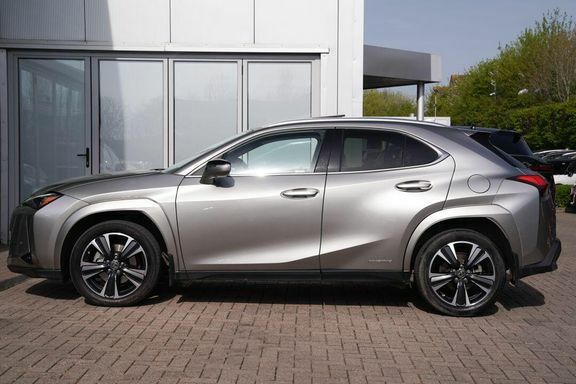Lexus UX Takumi AK22LKC Silver #3