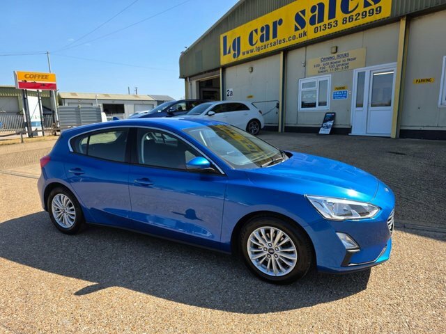 Ford Focus Ecoboost Titanium Hatchback HG19VYL Blue #2