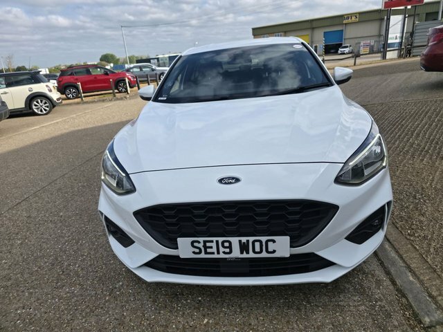 Ford Focus Ecoboost St-line Hatchback SE19WOC White #3