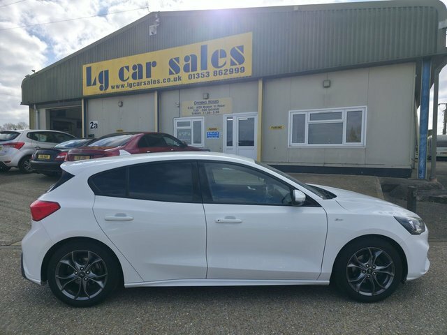 Ford Focus Ecoboost St-line Hatchback White