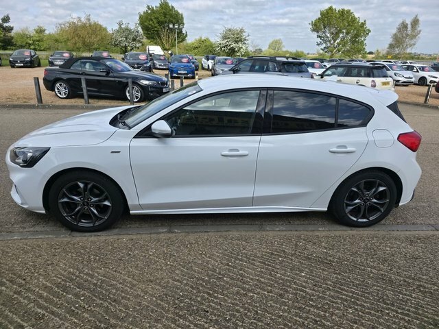 Ford Focus Ecoboost St-line Hatchback SE19WOC White #5