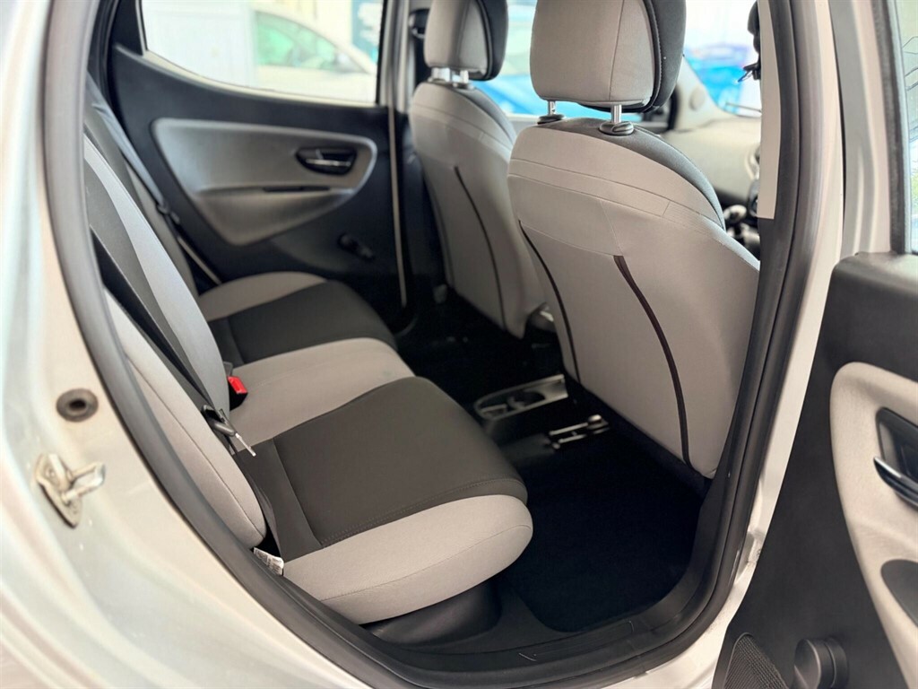 Chrysler Ypsilon 1.2 S Euro 5 Ss Silver #3