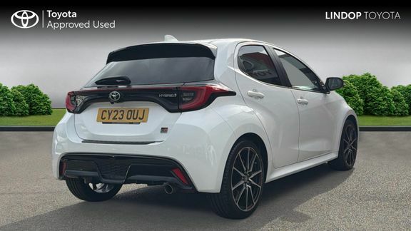 Toyota Yaris Gr Sport CY23OUJ White #2