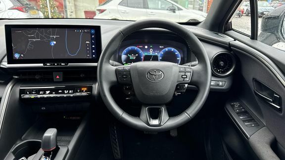 Toyota C-Hr Design 1.8 Fwd Hybrid FE74ZPF White #6