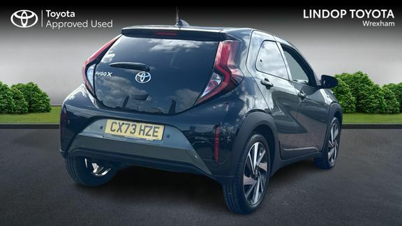 Toyota Aygo X Edge Parking Pack CX73HZE Green #2