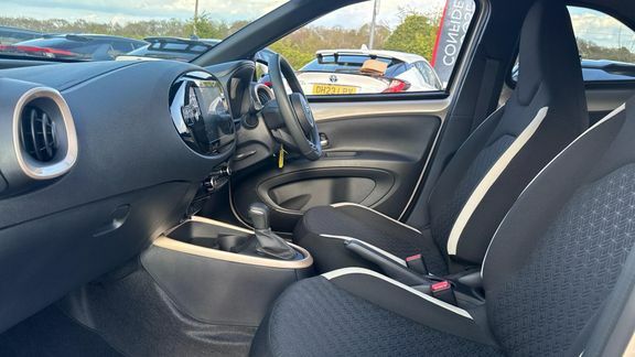 Toyota Aygo X Edge Auto CX24XJO Beige #5