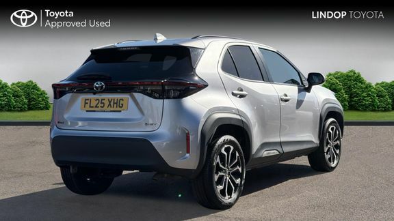 Toyota Yaris Cross Design Fwd FL25XHG Silver #2