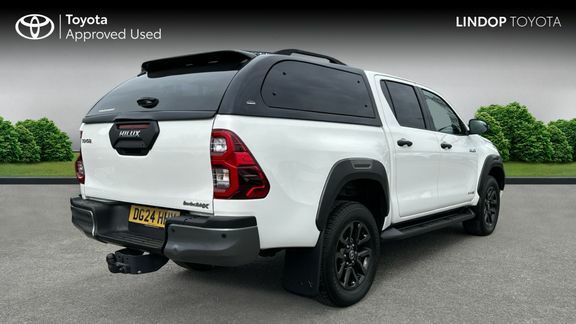 Toyota HILUX Invincible X Dc 2.8D White #2