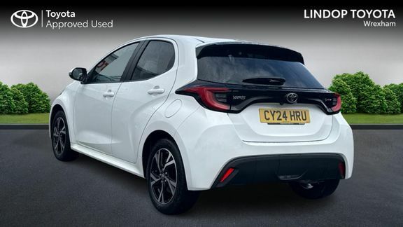 Toyota Yaris Design CY24HRU White #4