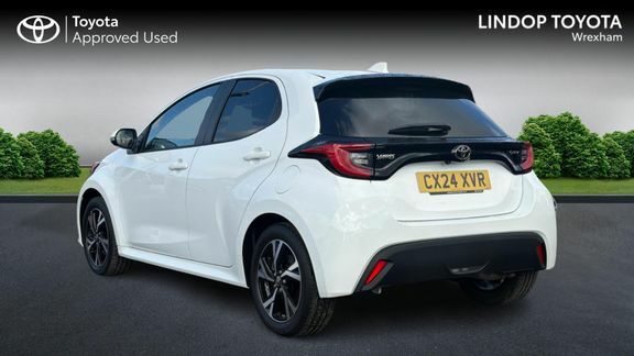 Toyota Yaris Design CX24XVR White #4