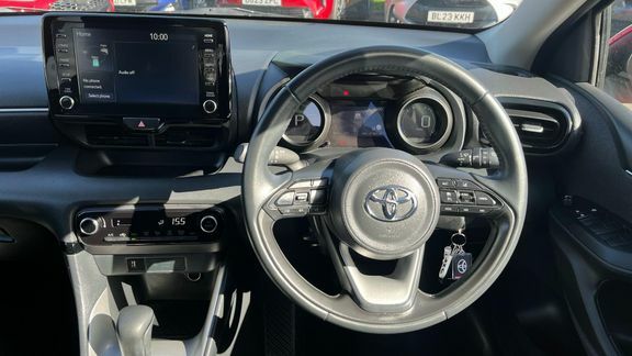 Toyota Yaris Design DF23EZO Red #6