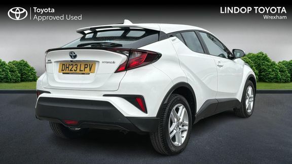 Toyota C-Hr Icon 1.8 Tech Pack DH23LPV White #2