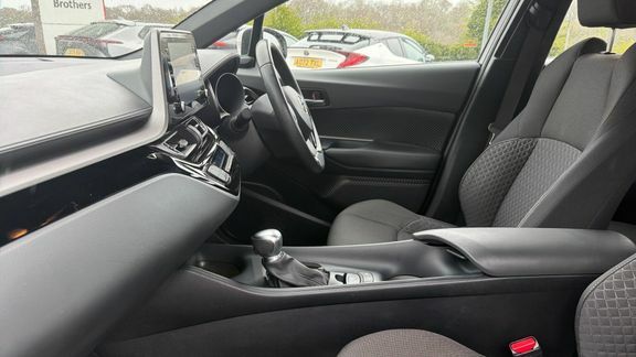 Toyota C-Hr Icon 1.8 Tech Pack DH23LPV White #5
