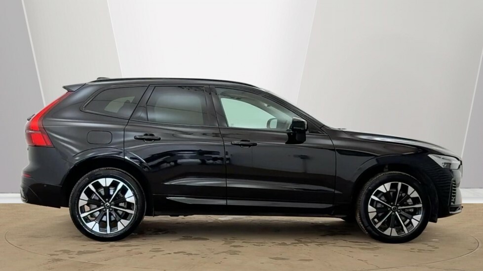 Volvo XC60 Ultra, T8 Awd Plug-in Hybrid Panoramic Roof - 360 RV75WCY Black #3