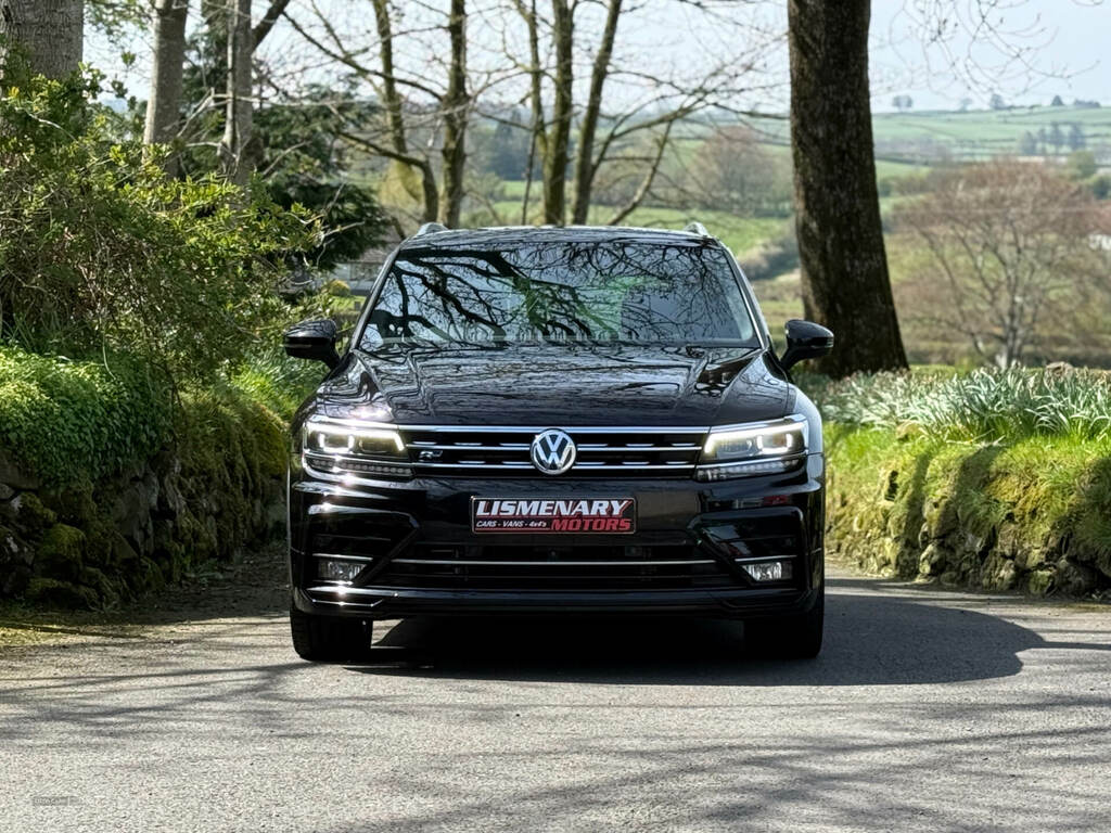 Volkswagen Tiguan 2.0 Tdi 150 R-line Tech VF19XFT Black #3