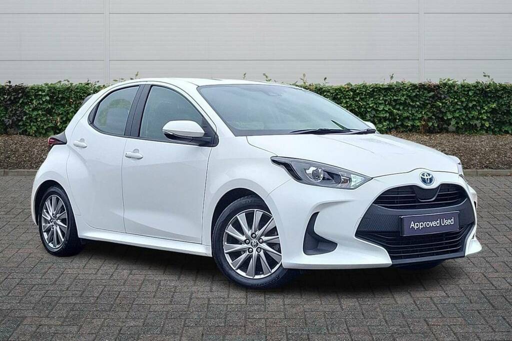 Toyota Yaris 1.5 Hybrid Icon Cvt White