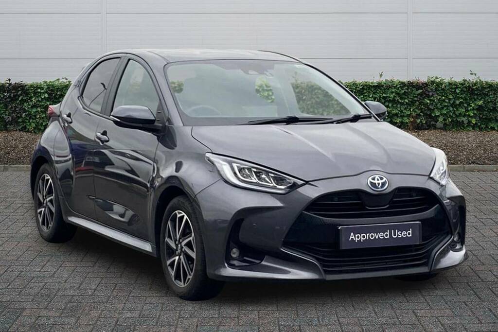 Toyota Yaris 1.5 Hybrid Design Cvt