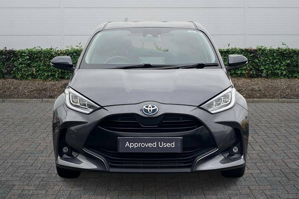 Toyota Yaris 1.5 Hybrid Design Cvt WM73NWG  #3