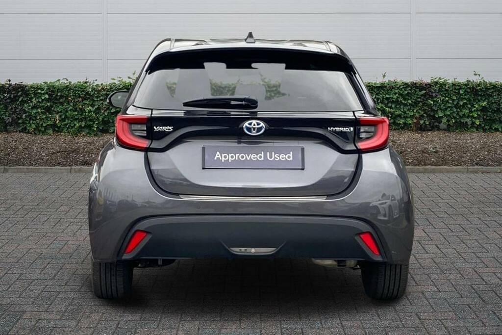 Toyota Yaris 1.5 Hybrid Design Cvt WM73NWG  #4