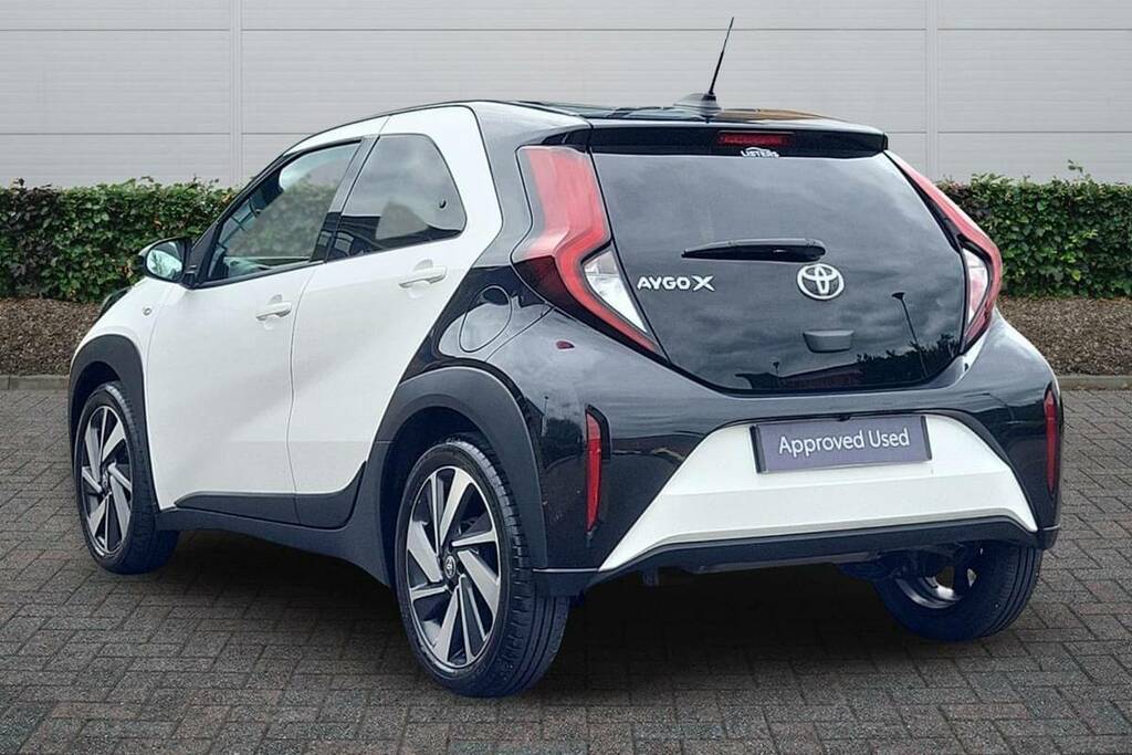 Toyota Aygo X 1.0 Vvt-i Edge KR73ZYC White #2