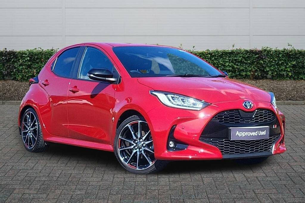 Toyota Yaris 1.5 Hybrid Gr Sport Cvt Red
