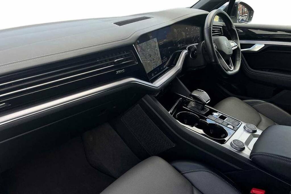Volkswagen Touareg 3.0 V6 Tdi 4Motion Black Edition Tip VU73PZV White #2