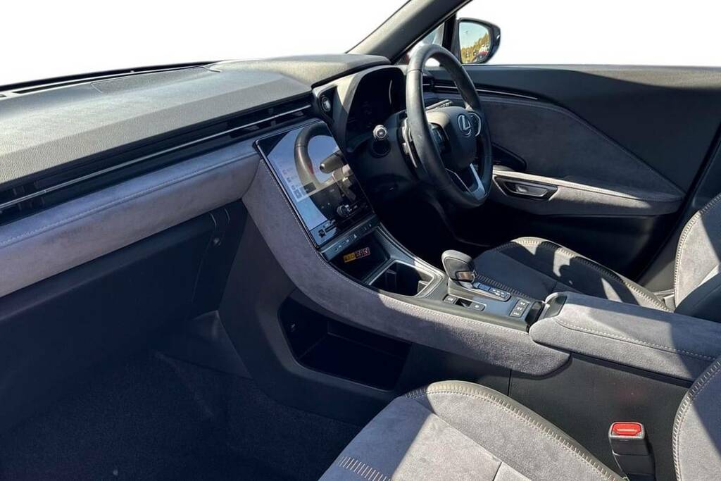 Lexus LBX 1.5 Takumi Design E-cvt FY74BVA Blue #3