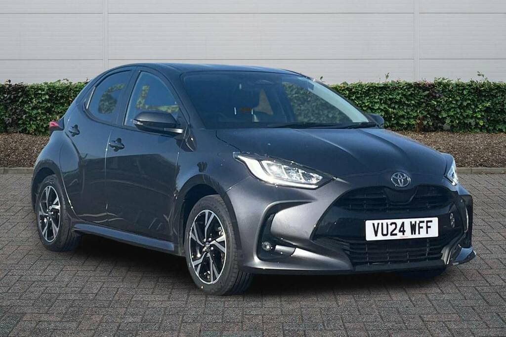 Toyota Yaris 1.5 Hybrid Design Cvt Grey
