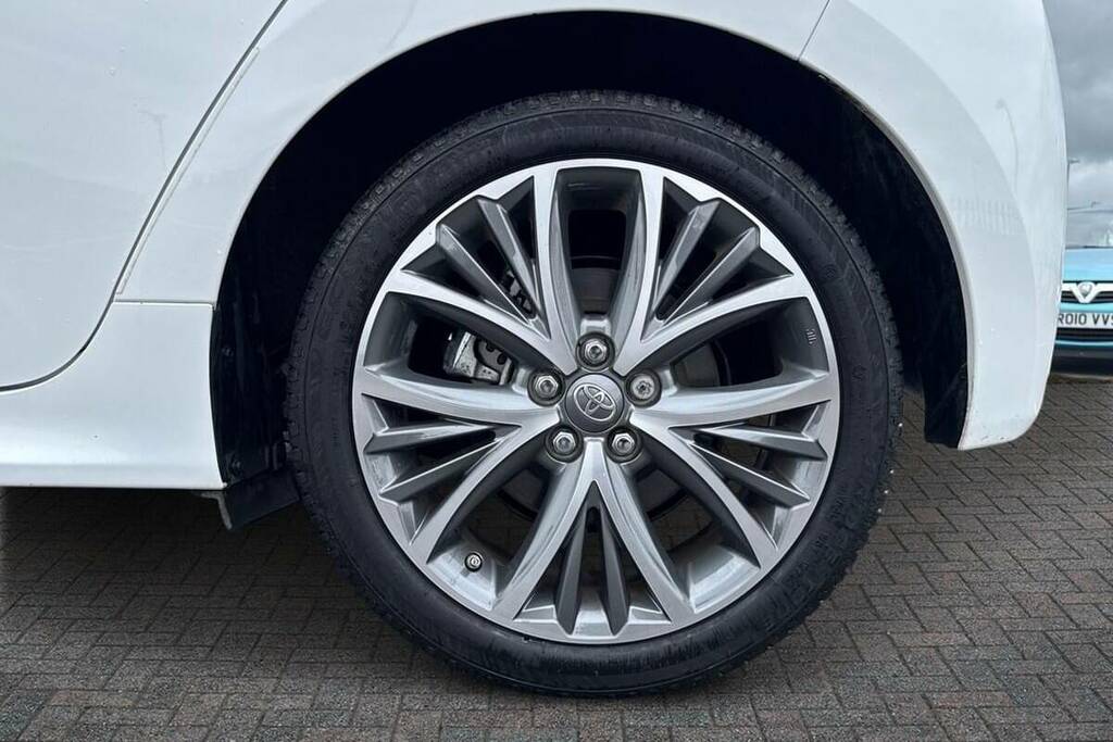 Toyota Yaris 1.5 Hybrid Excel Cvt VU73WBJ White #6