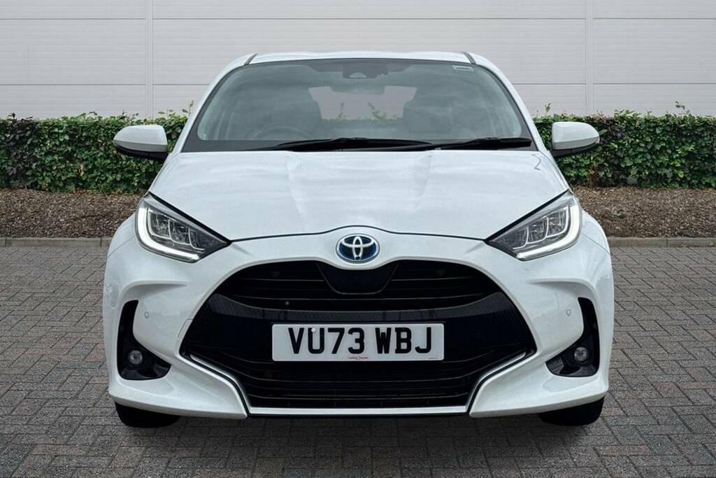 Toyota Yaris 1.5 Hybrid Excel Cvt VU73WBJ White #3
