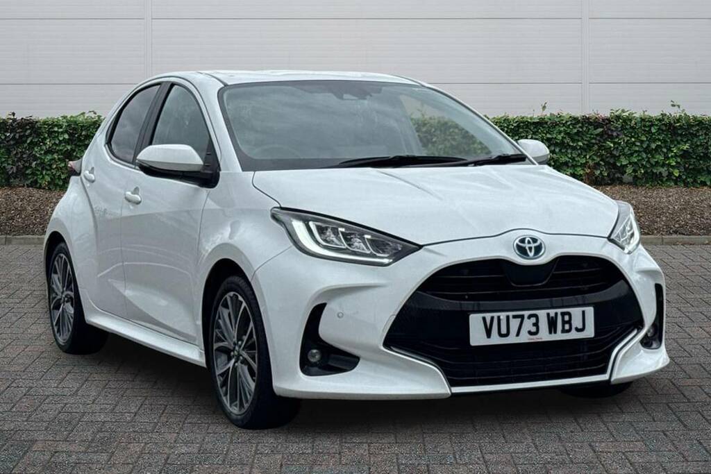 Toyota Yaris 1.5 Hybrid Excel Cvt White