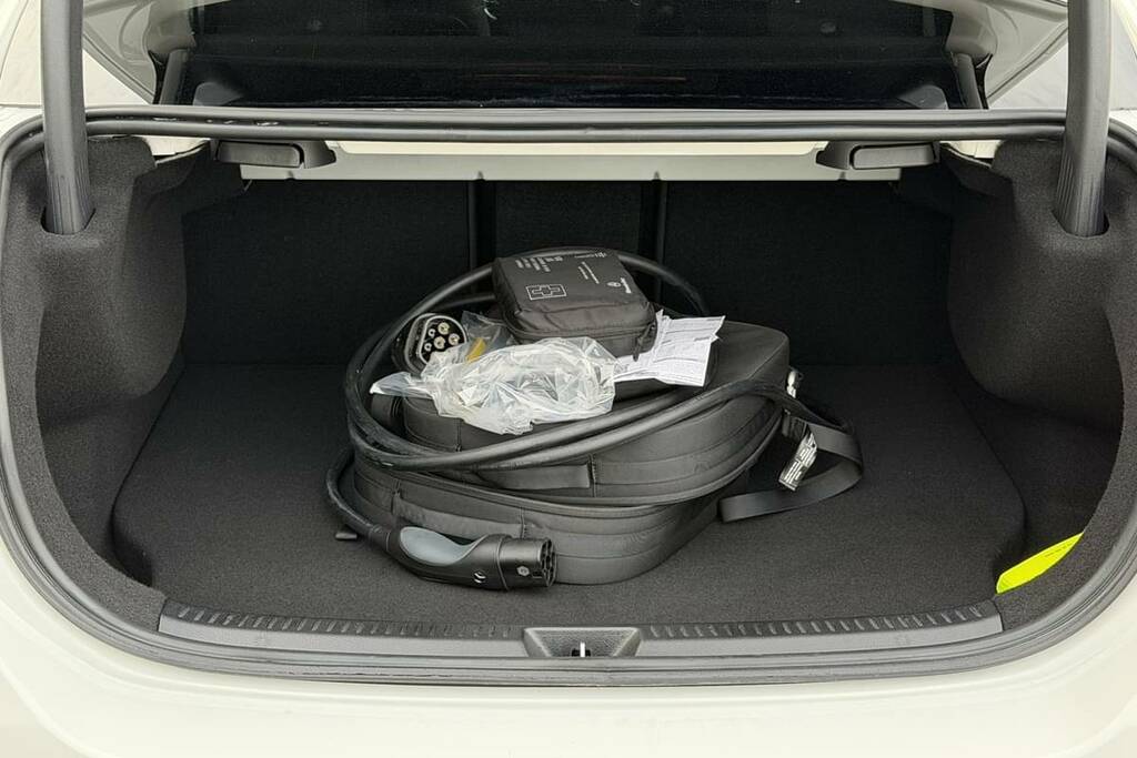Mercedes-Benz A Class A250e Amg Line Executive White #2