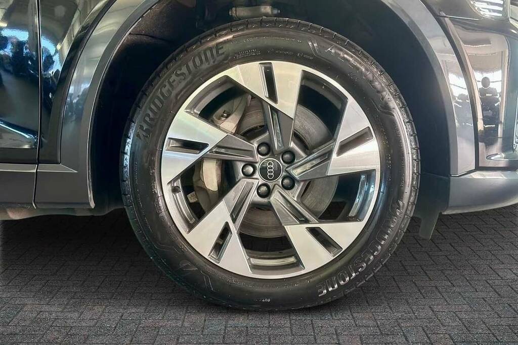 Audi Q8 e tron 300Kw 55 Quattro 114Kwh Sport SL24AZN Black #5