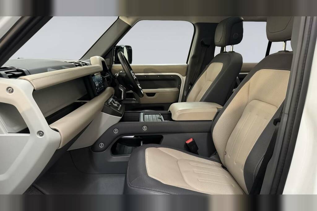 Land Rover Defender 110 3.0 D300 X-dynamic Hse 110 BG21XBV White #3