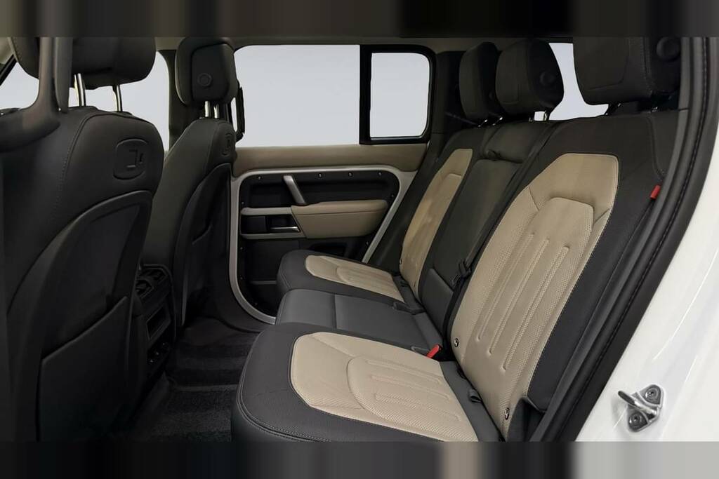 Land Rover Defender 110 3.0 D300 X-dynamic Hse 110 BG21XBV White #4