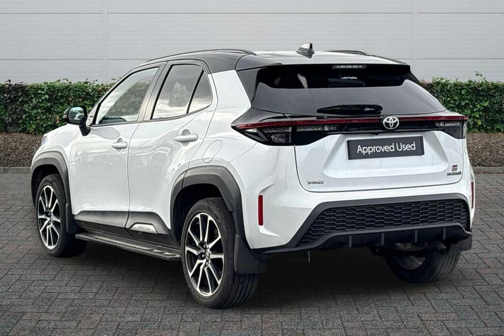 Toyota Yaris Cross 1.5 Hybrid Gr Sport Cvt White