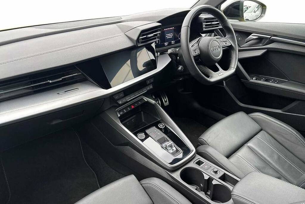 Audi A3 35 Tfsi Black Edition S Tronic VA24LDZ Yellow #2