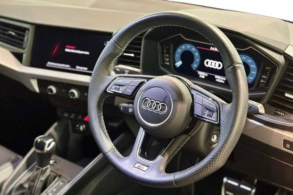 Audi A1 35 Tfsi S Line S Tronic BA24YBP Red #6