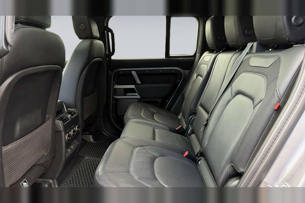Land Rover Defender 110 3.0 D250 X-dynamic Se 110 7 Seat SN74VWM Grey #4