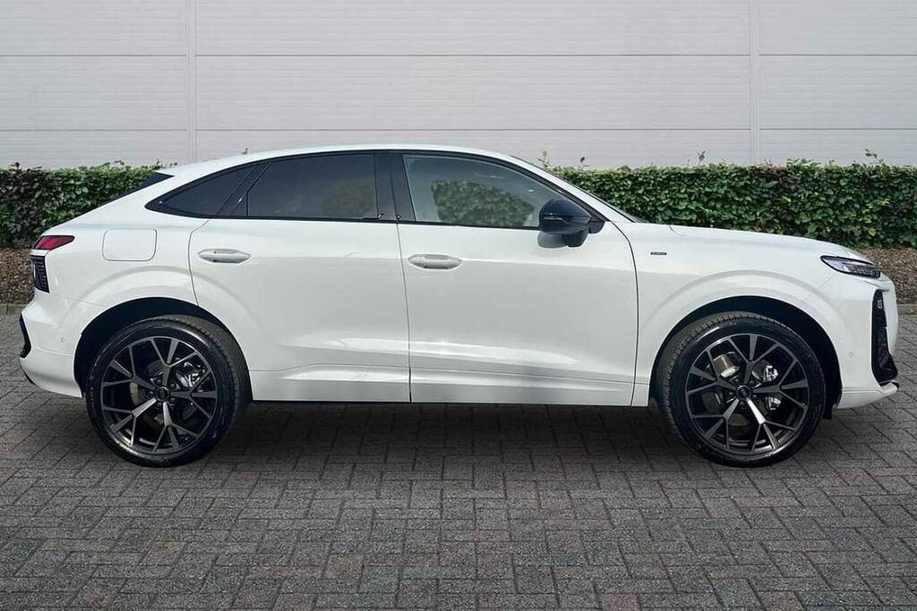 Audi Q3 1.5 E-hybrid Edition 1 S Tronic VO26JVC White #4