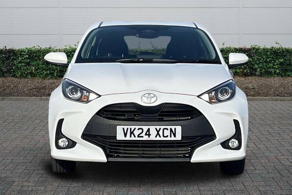 Toyota Yaris 1.5 Hybrid Icon Cvt VK24XCN White #3