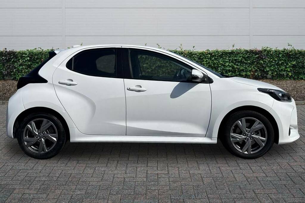 Toyota Yaris 1.5 Hybrid Icon Cvt WV74XTR White #5
